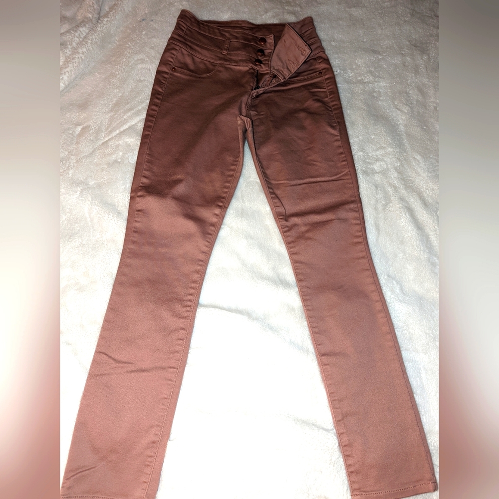 Refuge Brand Tanish Pink .. starighy leg . Size 8